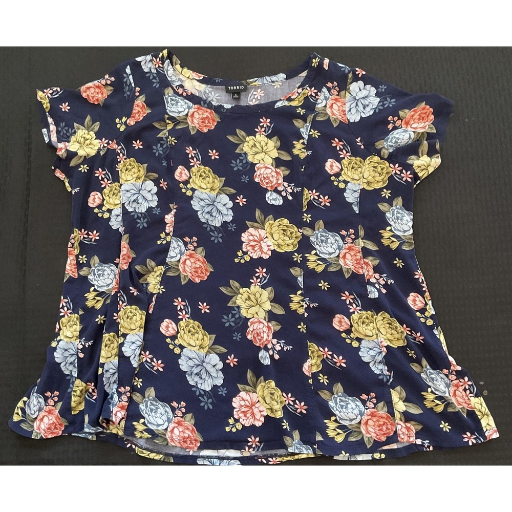 Torrid Shirt Womens Size 3 Navy Blue Floral Short Sleeve Stretch Top Plus Size